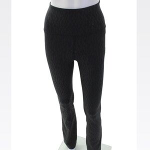Lululemon Groove Flared leggings in Segment Emboss Black Size 0